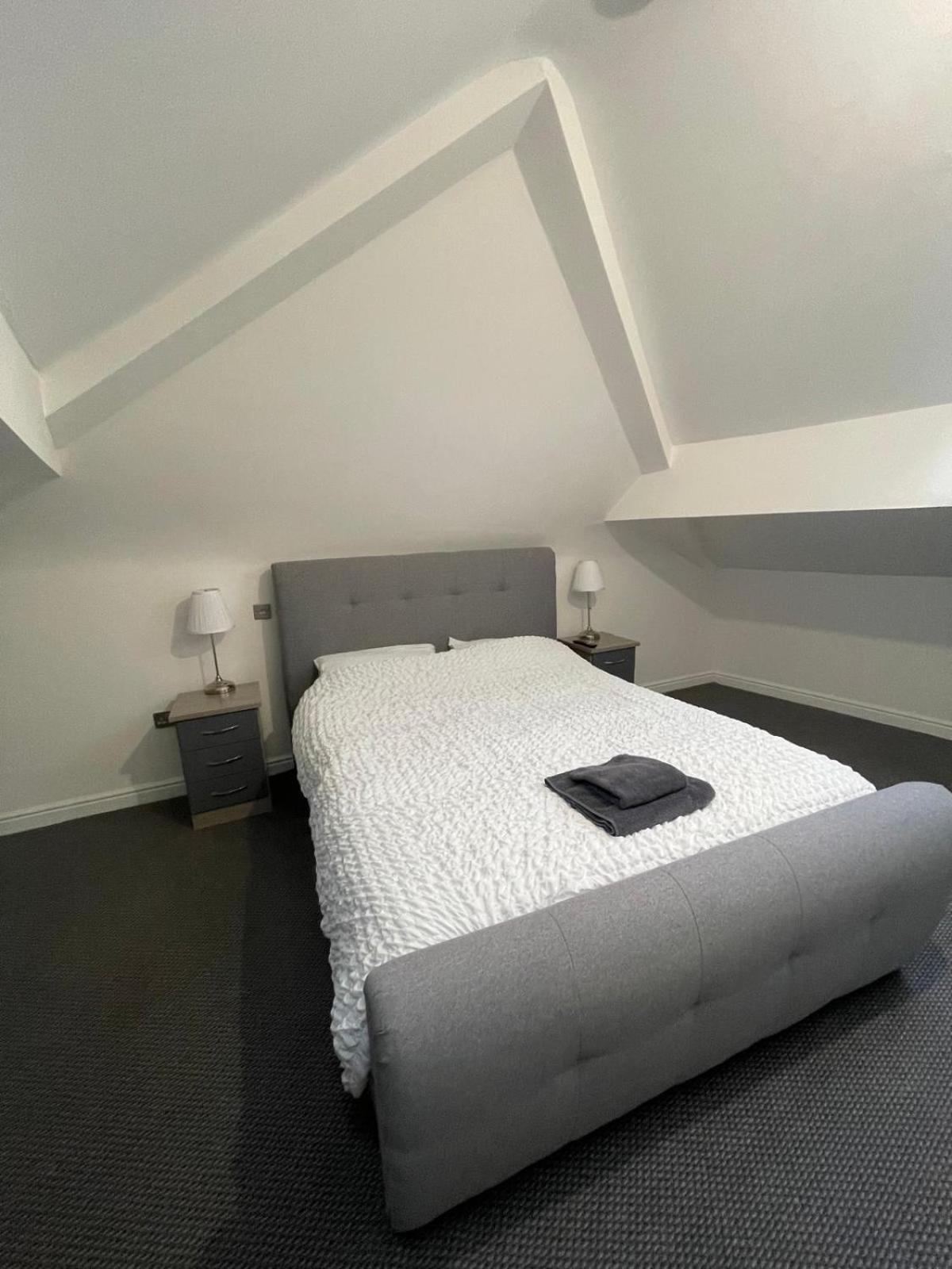 Spacious 2 Bedroom Apartment Liverpool Eksteriør billede