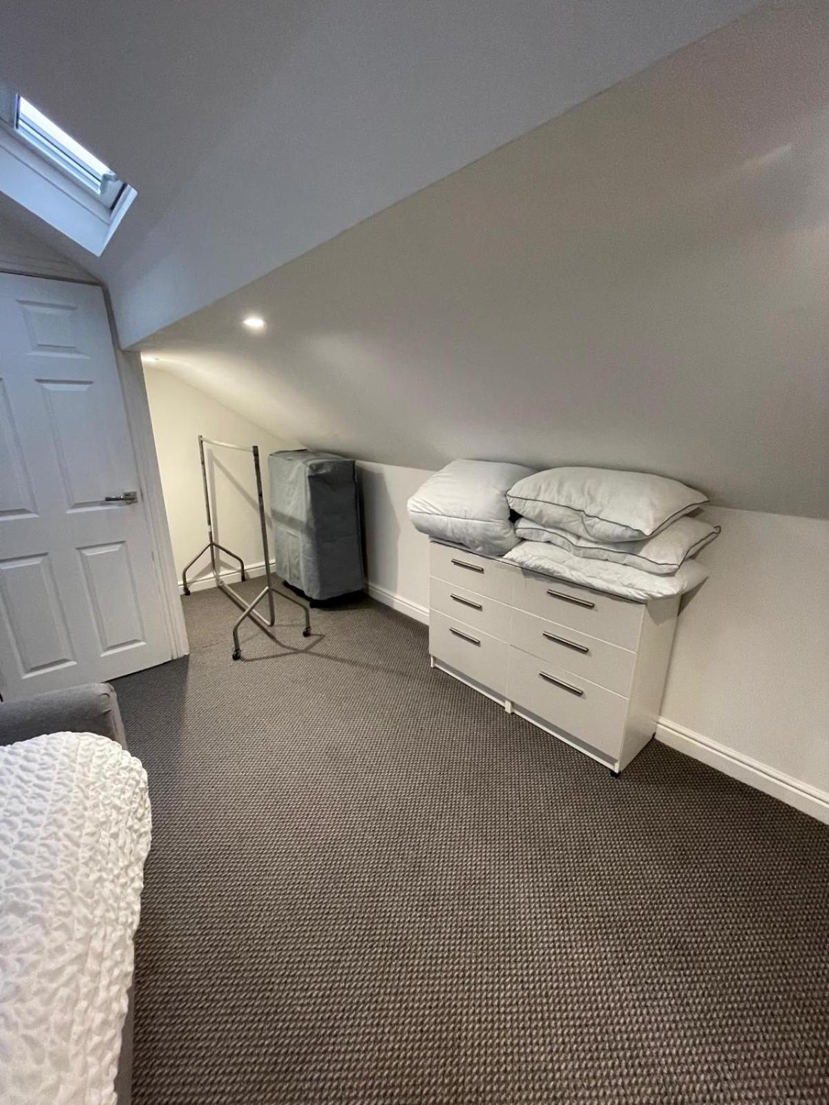Spacious 2 Bedroom Apartment Liverpool Eksteriør billede