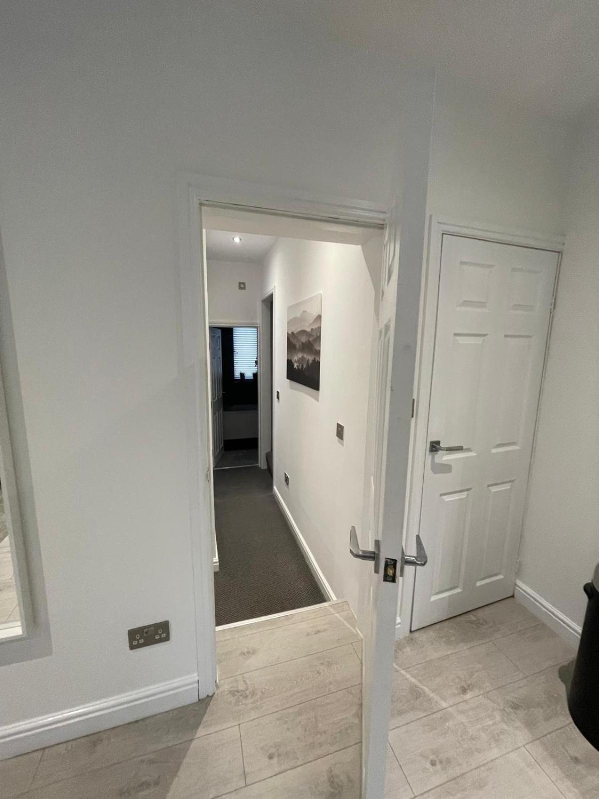 Spacious 2 Bedroom Apartment Liverpool Eksteriør billede