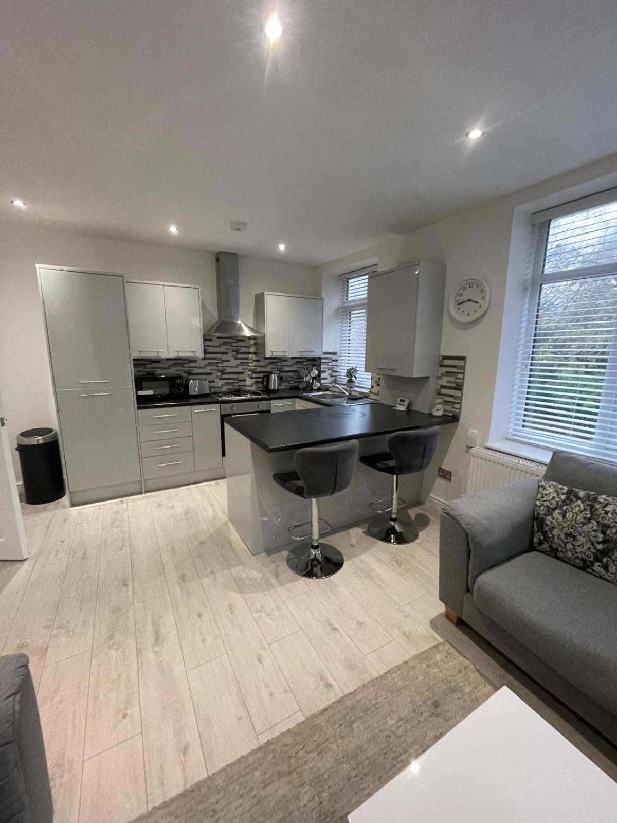 Spacious 2 Bedroom Apartment Liverpool Eksteriør billede