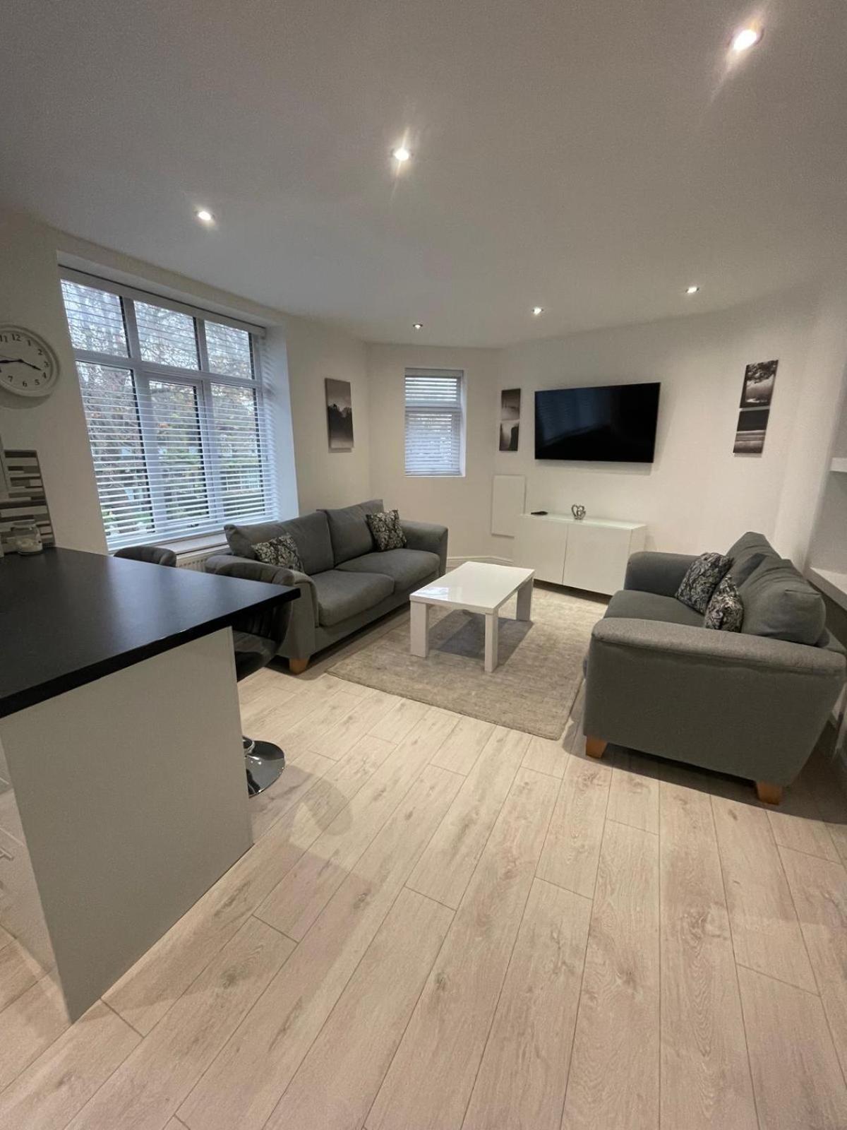 Spacious 2 Bedroom Apartment Liverpool Eksteriør billede
